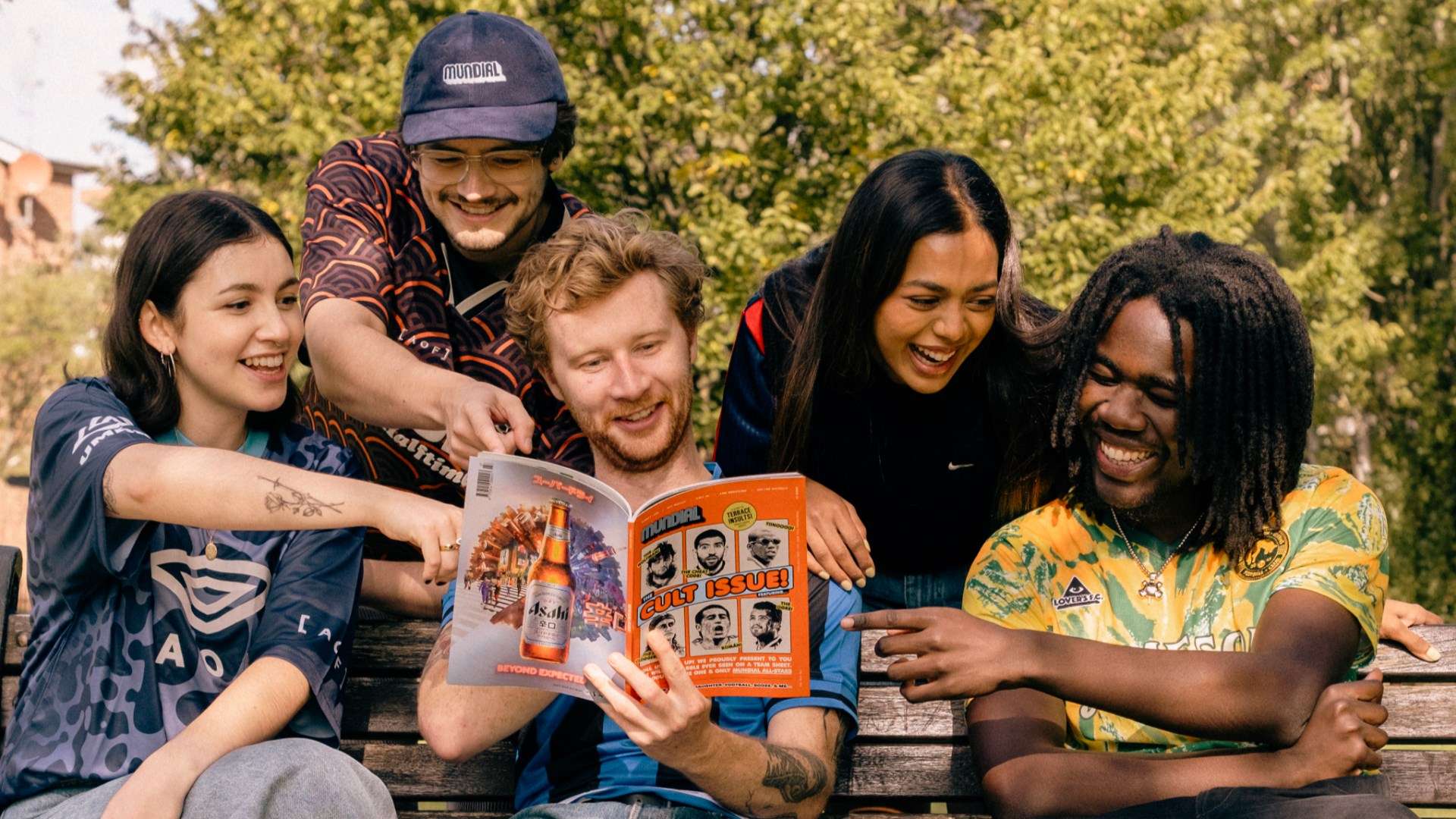 钓友玩花式钓鱼技巧令人称奇 单根鱼竿竟能体验十连抽乐趣